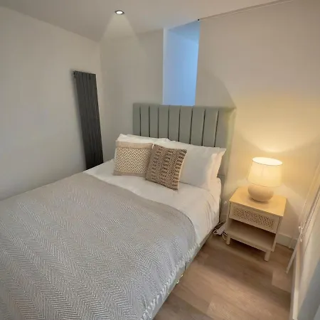 Wood & Teal Nest * 布雷得佛