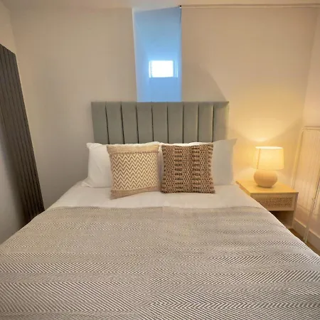 Wood & Teal Nest Appartement Bradford (West Yorkshire)