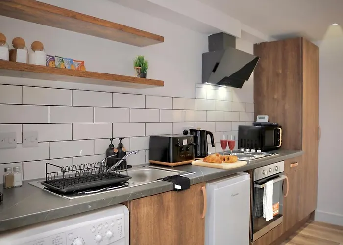 Apartment Wood & Teal Nest