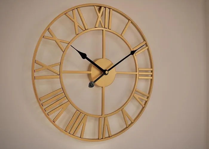 Apartment Wood & Teal Nest *