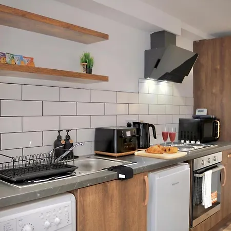 Apartment Wood & Teal Nest