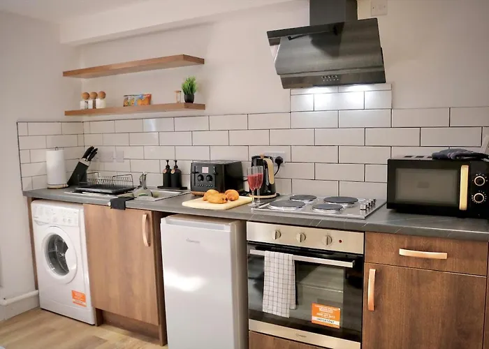 Apartment Wood & Teal Nest