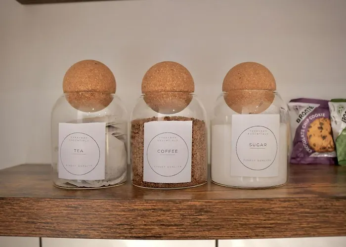 Wood & Teal Nest Apartment Bradford (West Yorkshire)